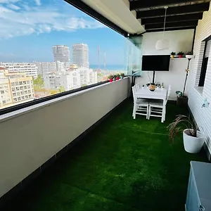 https://atico-con-piscina-y-vistas-al-mar-parque-litoral.hotelsinnerja.org