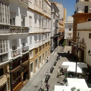 https://mariam-house.hotelsincadiz.net